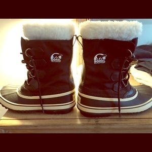 Sorel winter carnival snow boots